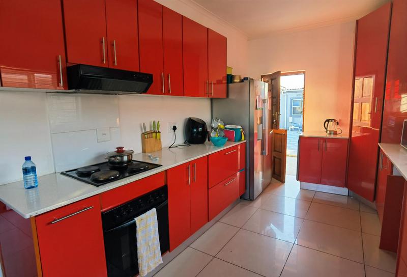 7 Bedroom Property for Sale in Richmond Estate Western Cape